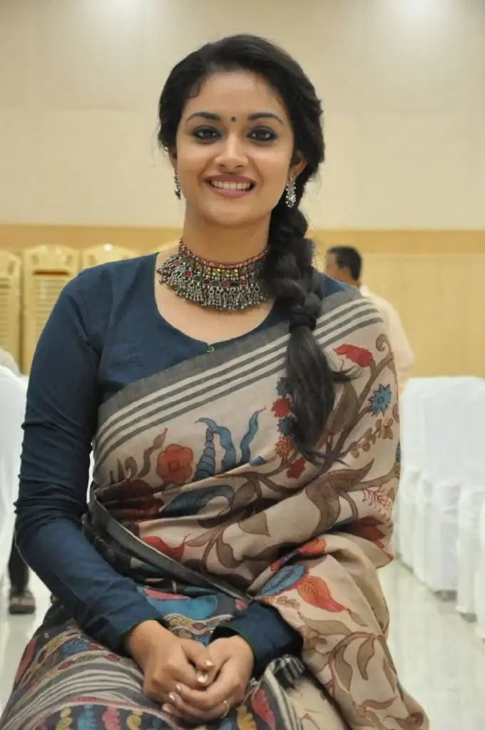 BEAUTIFUL INDIAN ACTRESS KEERTHY SURESH IN TRADITIONAL BLUE SAREE 8